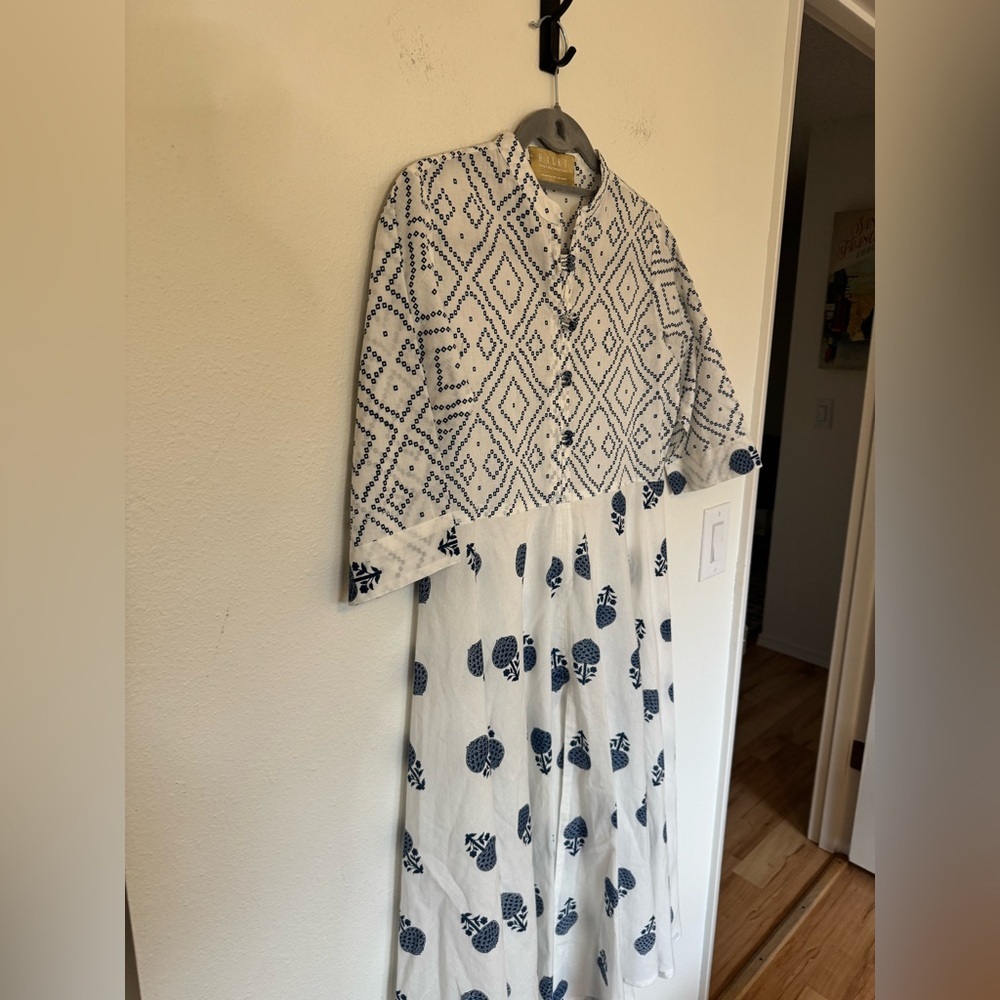 NEW Kalki Front Slit Kurta White Blue Cotton Geometric Size 2? NWOT - Picture 5 of 8